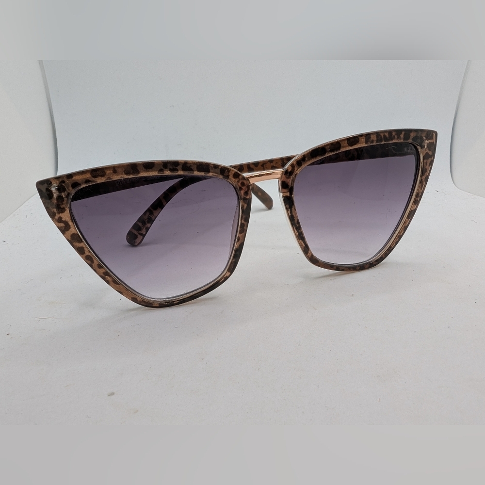 Steve Madden Leopard‎ Print Cat-Eye Sunglasses EUC